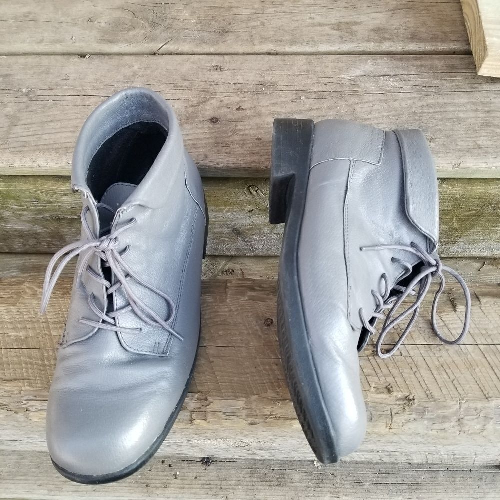 Vintage 90s y2k Steampunk Granny Punk Gray Leather Lace-up‎ Heeled Boots Booties